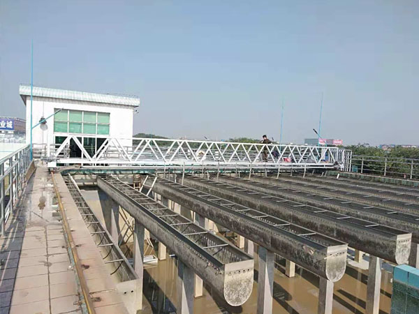 刮泥機(jī)
